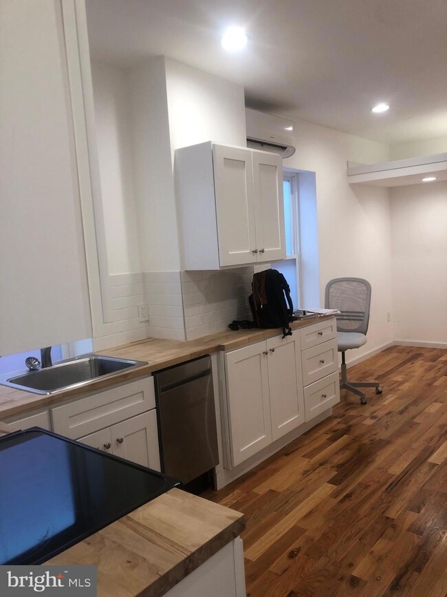 120 E Main St unit 10, Norristown, PA 19401 - photo 3