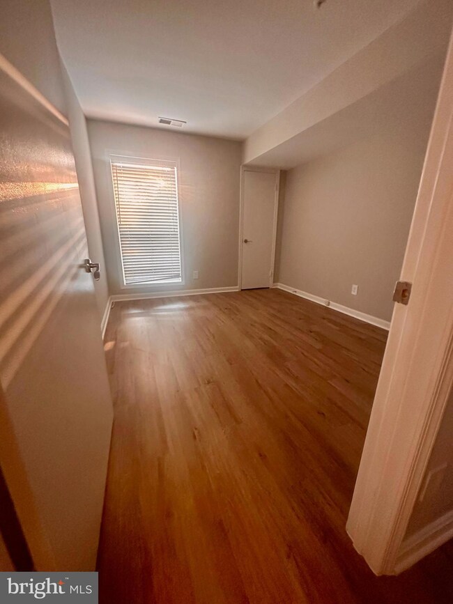 The Four Winds at Oakton unit 4-D7, Oakton, VA 22124 - photo 5