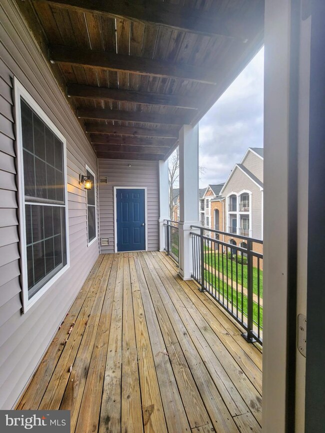 46608 Drysdale Terrace unit 203, Sterling, VA 20165 - photo 6