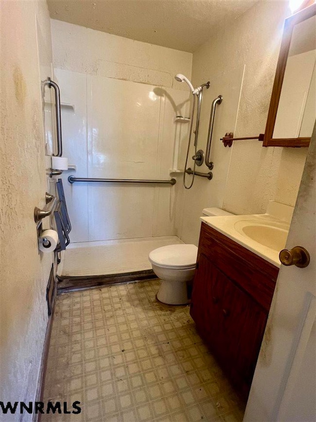 1001 W Overland, Scottsbluff, NE 69361 - photo 4