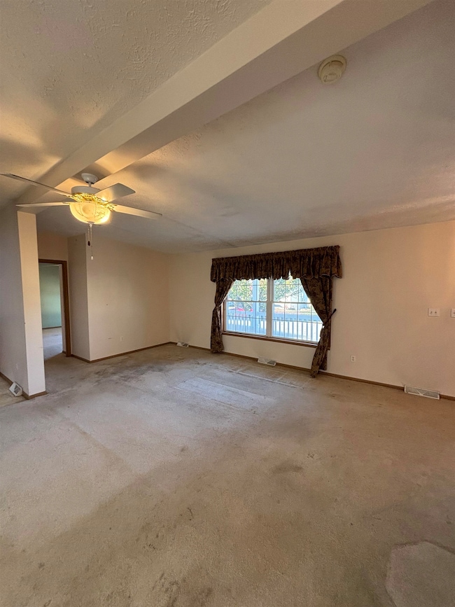 5647 Buttercup Ln, Machesney Park, IL 61115 - photo 7