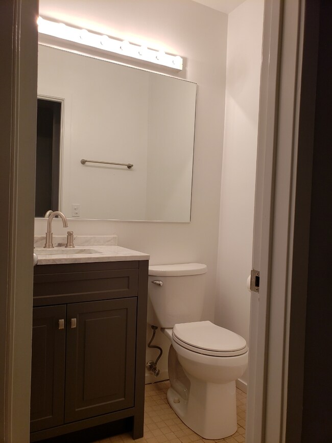 1/2 Bath