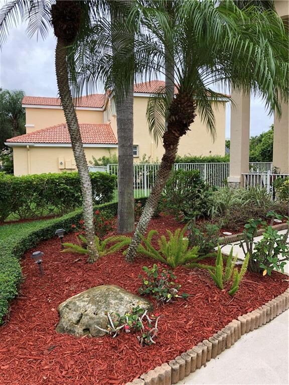4210 Laurel Ridge Cir, Weston, FL 33331 - photo 4