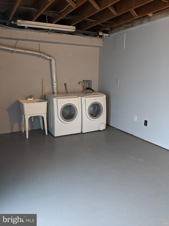 9136 Canterbury Riding, Laurel, MD 20723 - photo 4