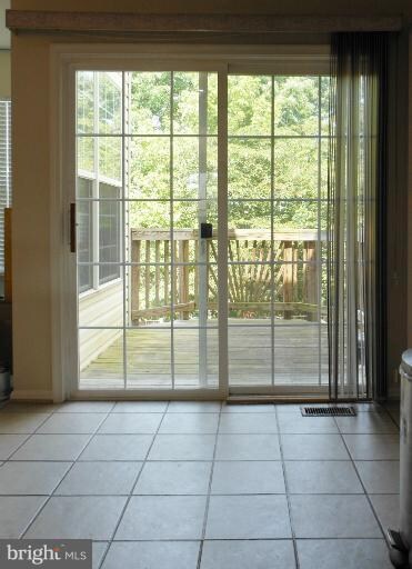 10298 Butternut Cir, Manassas, VA 20110 - photo 3