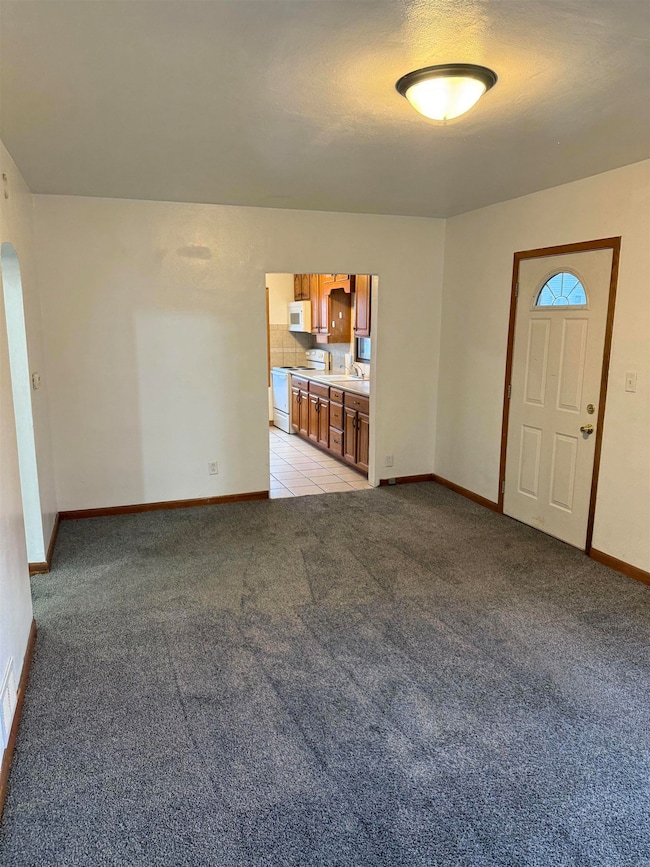 819 Hanna Blvd, Waterloo, IA 50701 - photo 6