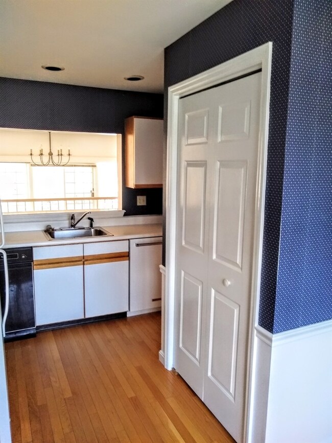 61 Windsor Ct, Keene, NH 03431 - photo 4