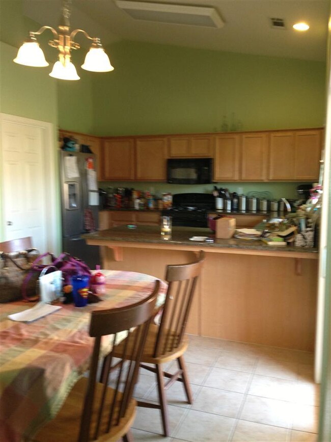 3060 N Shelly Ave, Fresno, CA 93727 - photo 2