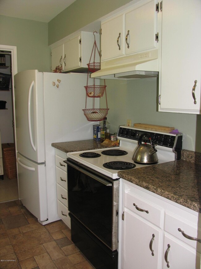 Kitchen Upper Unit 2