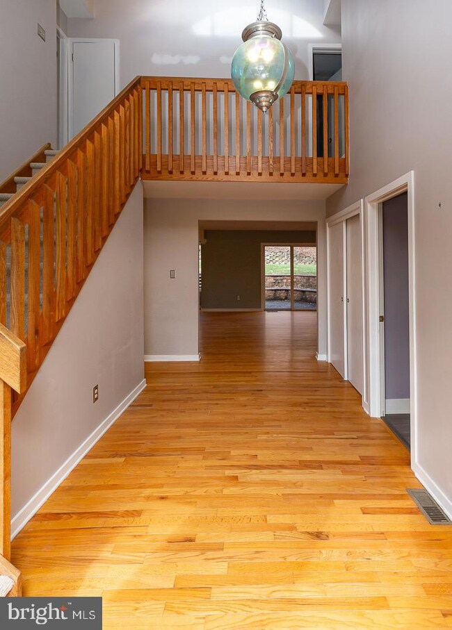 211 Cornell Dr, Bryn Mawr, PA 19010 - photo 4