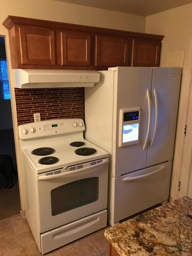 1451 New Frig and Stove