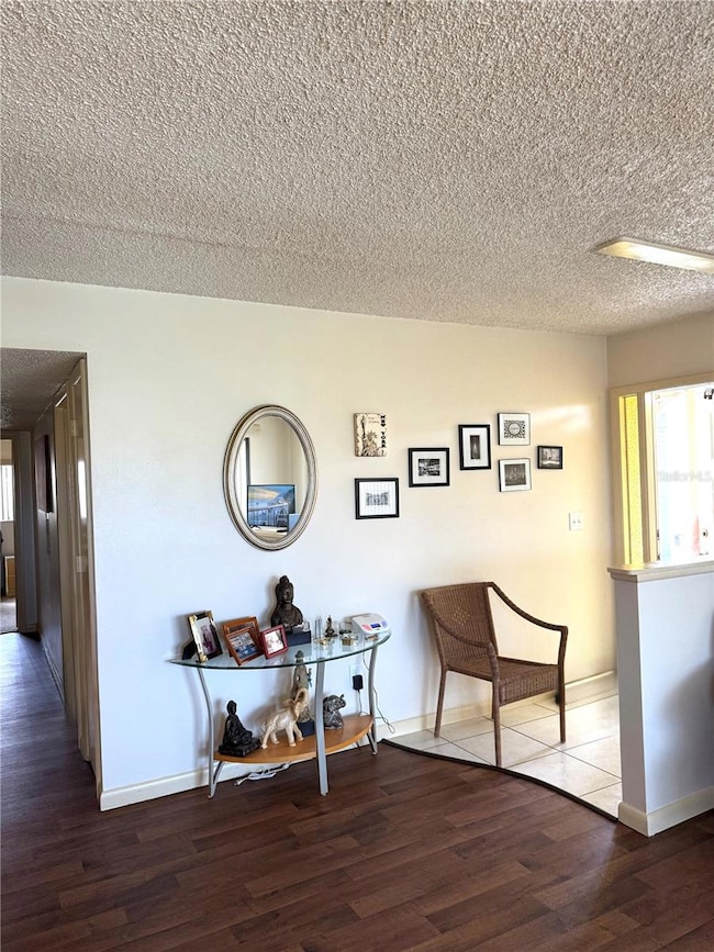 ENTRYWAY TO END UNIT CONDO WITH WALKWAY TO WATERVIEW & BOAT DOCK