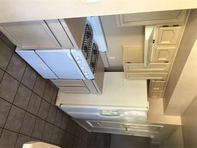 1600 Hartsdale Dr, Horizon City, TX 79928 - photo 4