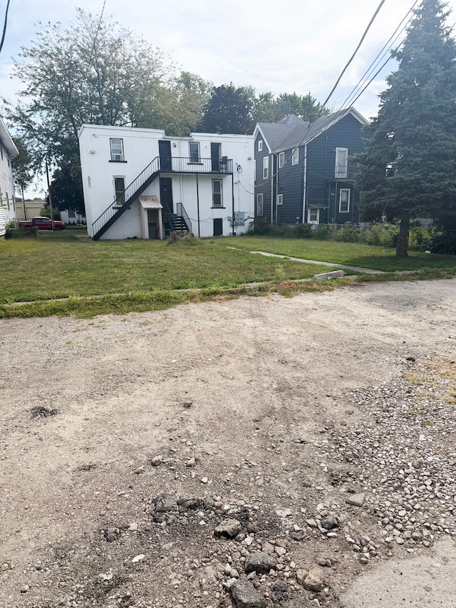 553 S 3rd Ave, Kankakee, IL 60901 - photo 2