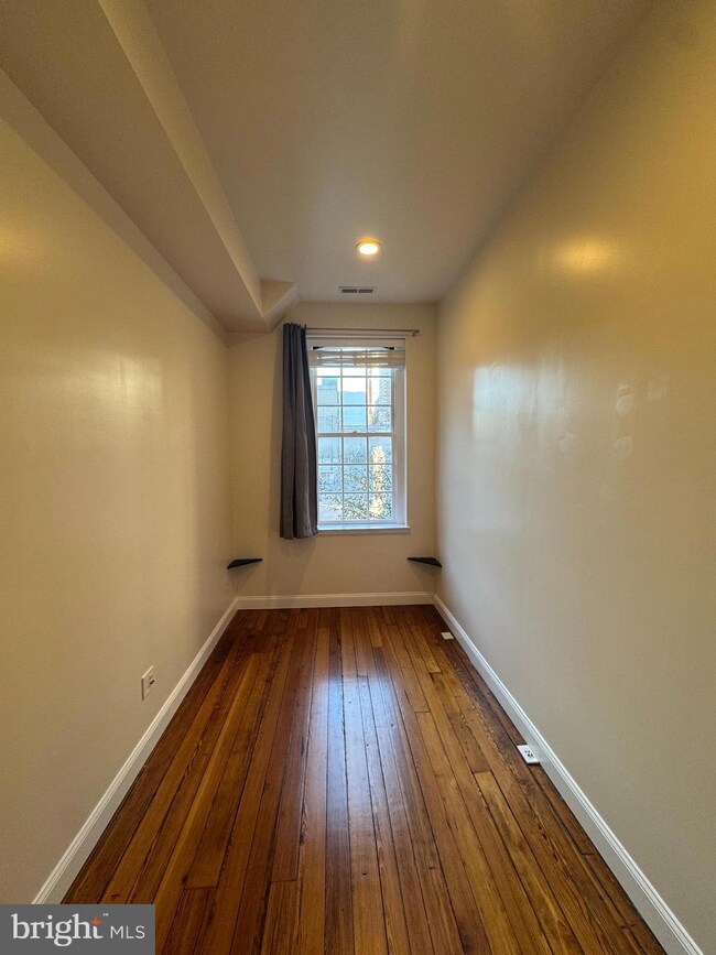 1029 Saint Paul St unit 3RD FLOOR, Baltimore, MD 21202 - photo 6