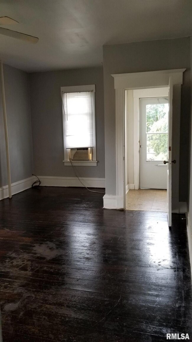 2024 Grand Ave unit 1/2, Davenport, IA 52803 - photo 7