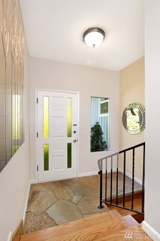 910 Brookmere St, Edmonds, WA 98020 - photo 2