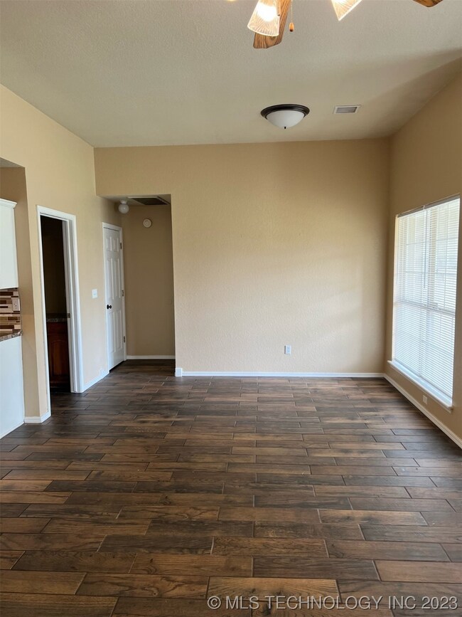 4823 S 197th East Ave, Broken Arrow, OK 74014 - photo 6