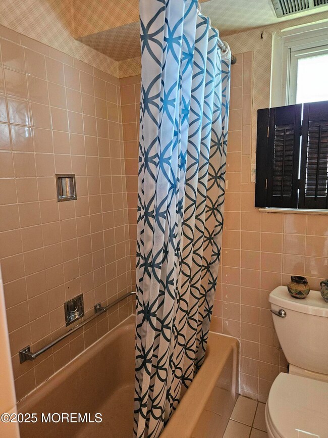 72 Haven Dr unit 500, Matawan, NJ 07747 - photo 5