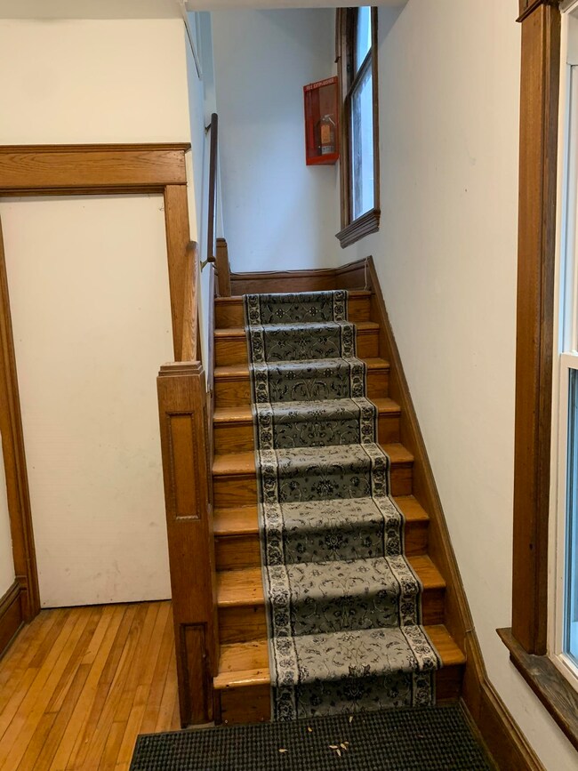 201 S Bassett St, Madison, WI 53703 - photo 5