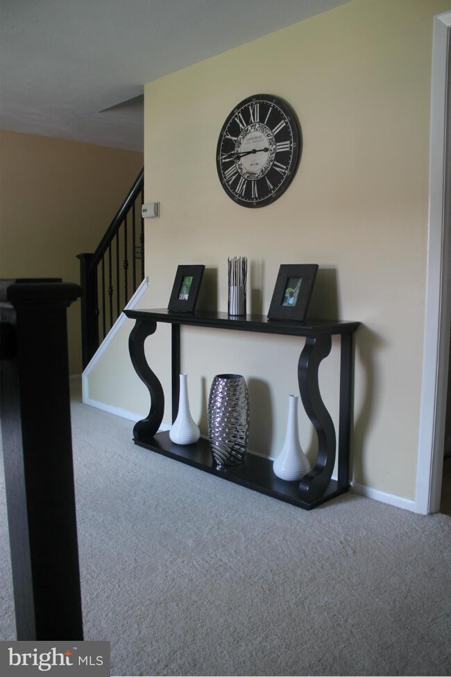 909 Circle Dr, Halethorpe, MD 21227 - photo 3