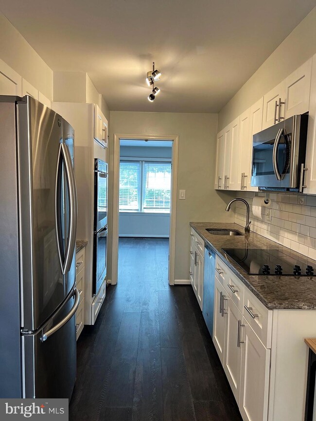 10200 Arizona Cir, Bethesda, MD 20817 - photo 6