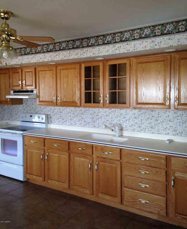 13 E State St, Glens Falls, NY 12801 - photo 2