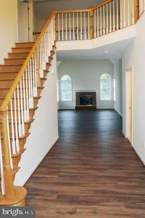 10907 Hunter Gate Way, Reston, VA 20194 - photo 4