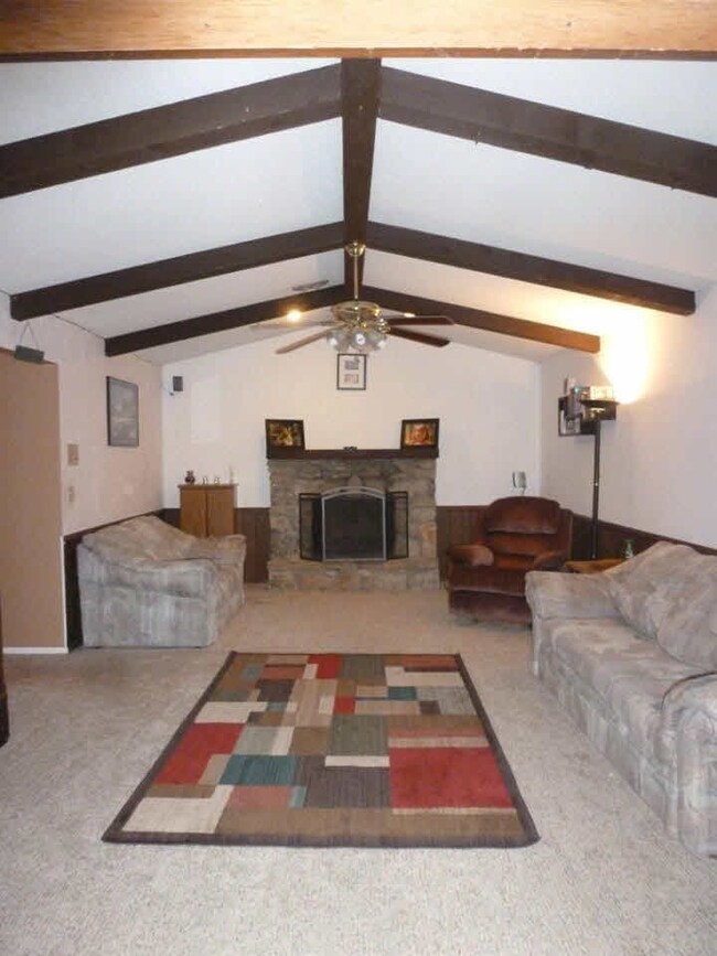 1409 W Buckingham Dr, Muncie, IN 47303 - photo 4