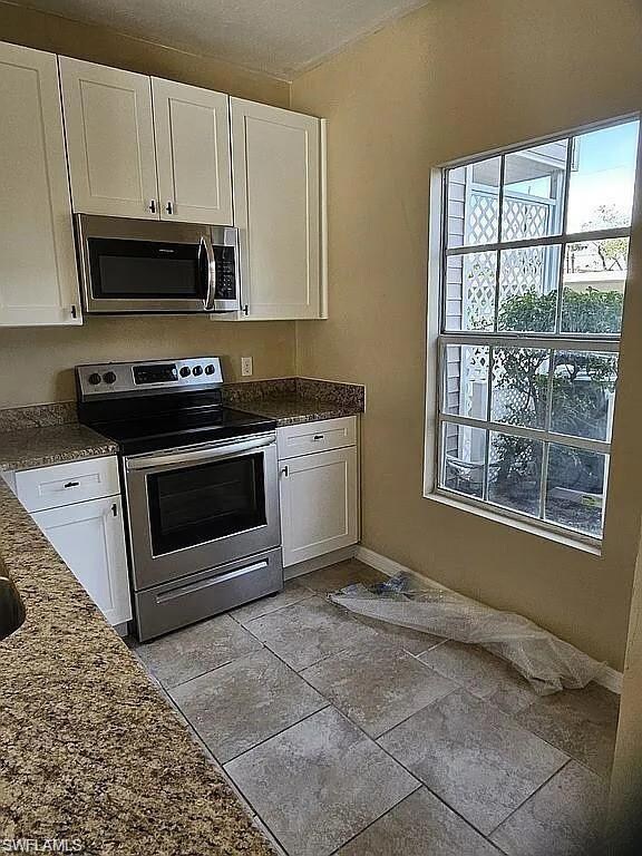 6123 Lake Front Dr unit 2, Fort Myers, FL 33908 - photo 4