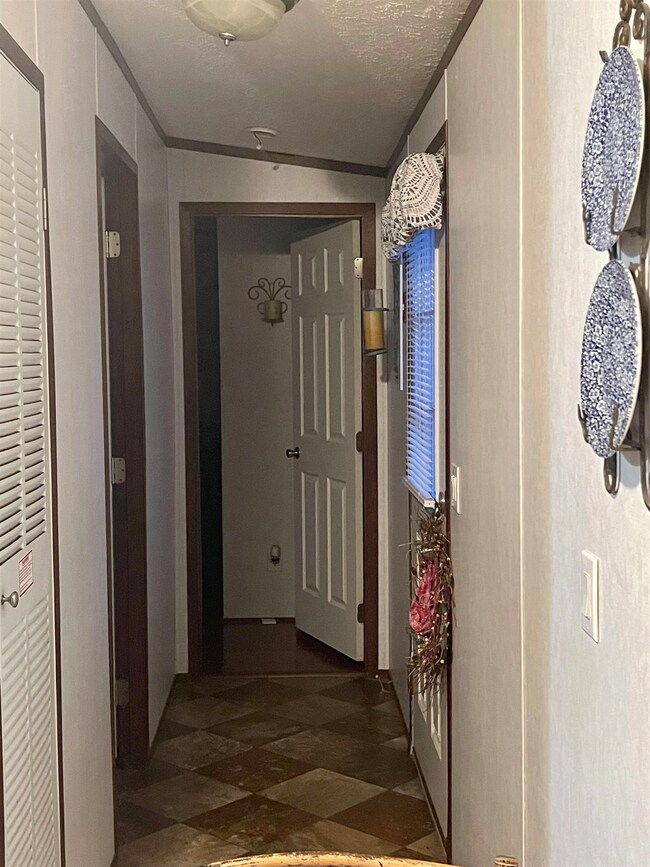 75 S Policy St unit 31, Salem, NH 03079 - photo 5