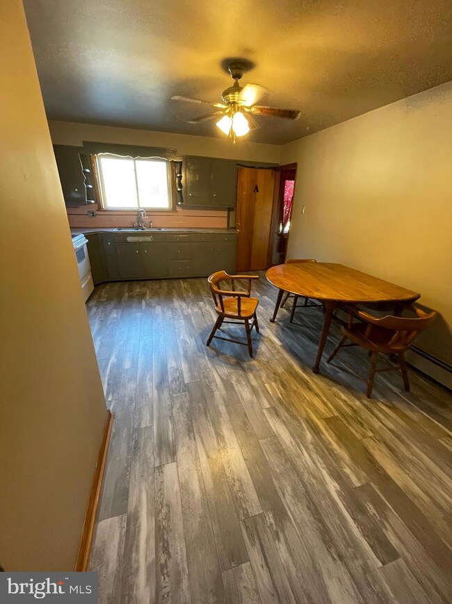 762 Claremont Ave unit 2-A, Tamaqua, PA 18252 - photo 6