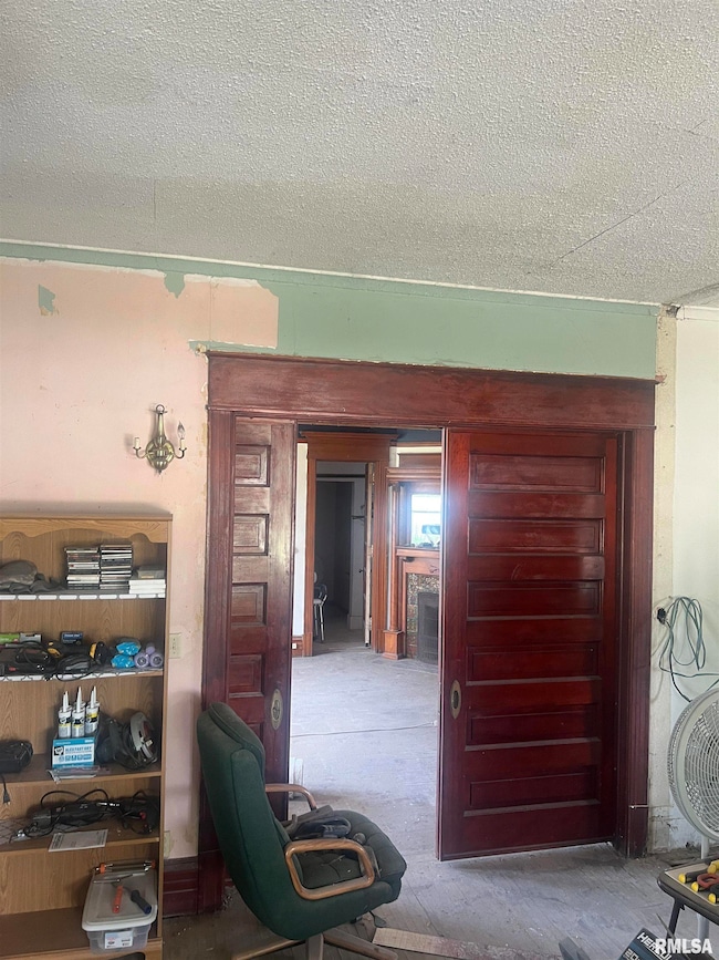 2220 Roosevelt St, Clinton, IA 52732 - photo 7