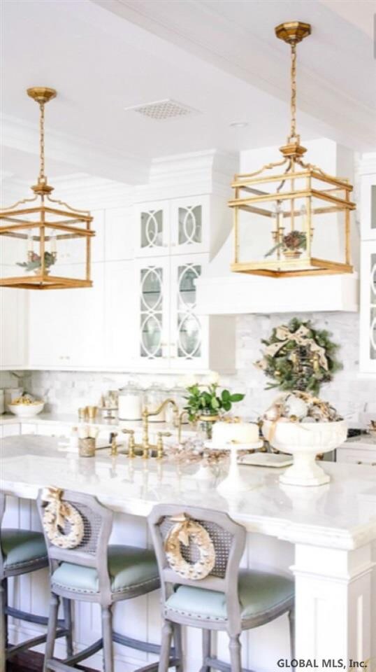 184 Spring St, Saratoga Springs, NY 12866 - photo 2