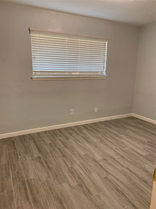 5220 Antha St unit 2, Houston, TX 77016 - photo 6