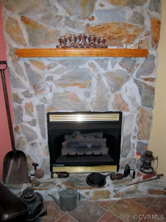 17755 Loving Union Rd, Disputanta, VA 23842 - photo 3