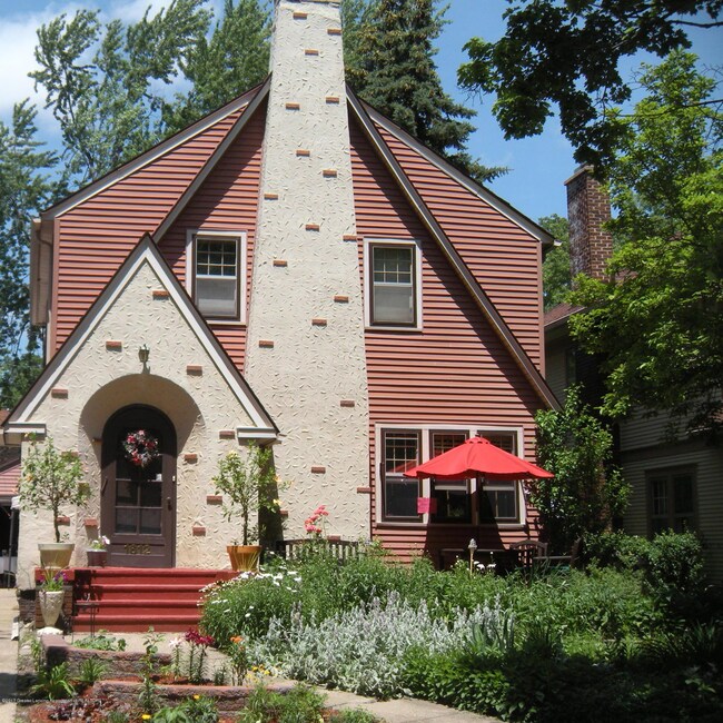 1612 W Shiawassee St, Lansing, MI 48915 - photo 2