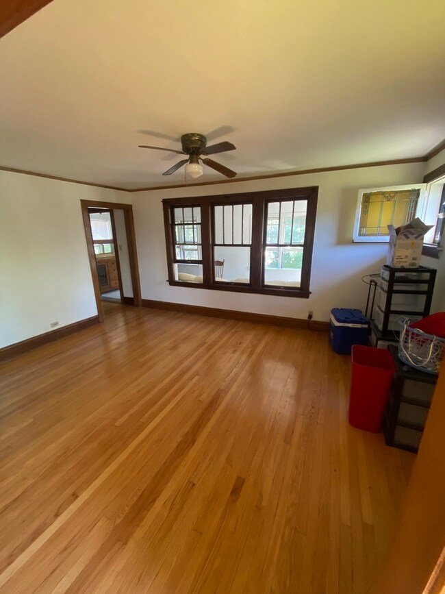 201 E Fremont Ave unit 2, Elmhurst, IL 60126 - photo 2