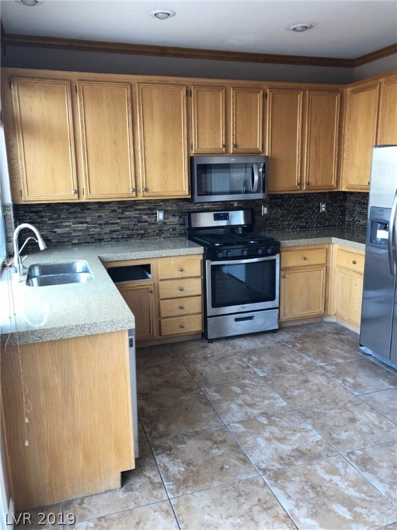 10200 Trailing Dalea Ave, Las Vegas, NV 89135 - photo 6