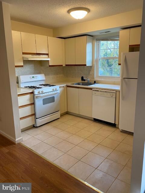 11900 Tarragon Rd unit J, Reisterstown, MD 21136 - photo 7