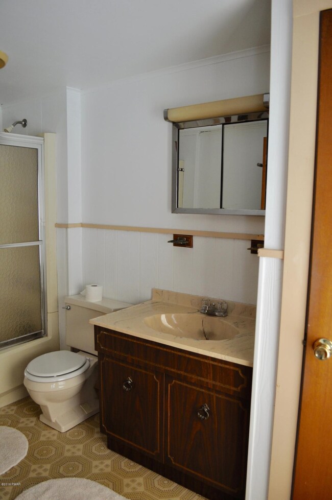 115 Sawkill Ave, Milford, PA 18337 - photo 3