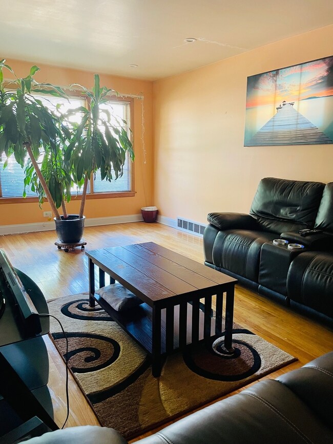 2050 Calvin Ave, Berkeley, IL 60163 - photo 3