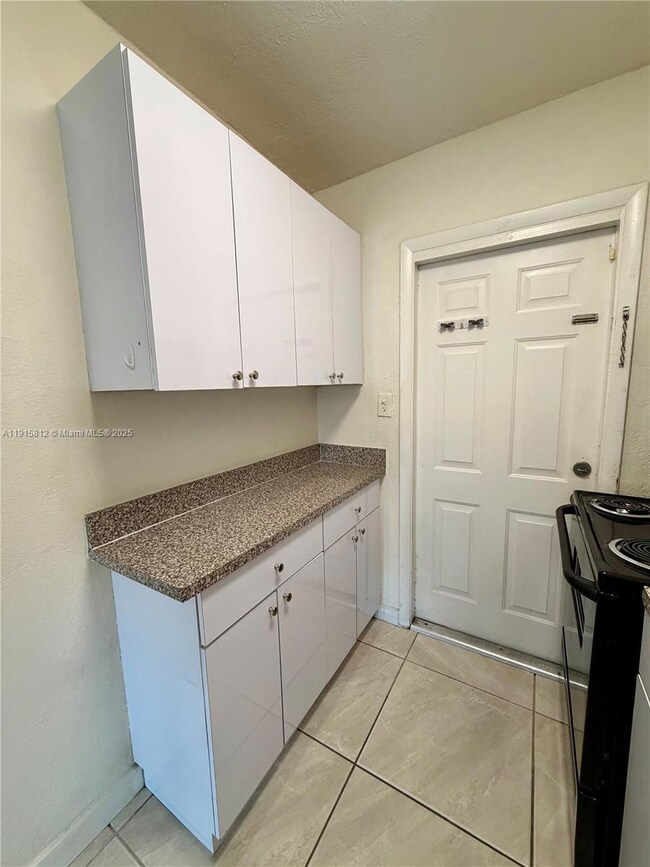 2571 NW 13th Ct unit 2, Fort Lauderdale, FL 33311 - photo 7