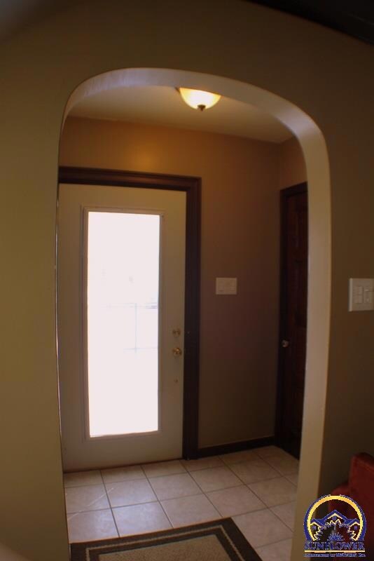 1527 SW Randolph Ave, Topeka, KS 66604 - photo 4