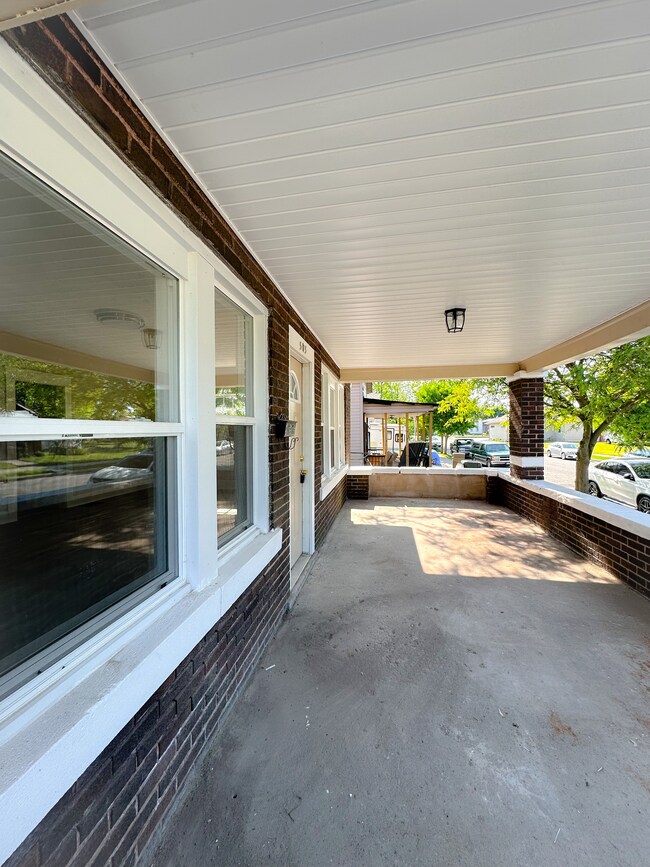 503 W 6th St, Anderson, IN 46016 - photo 2