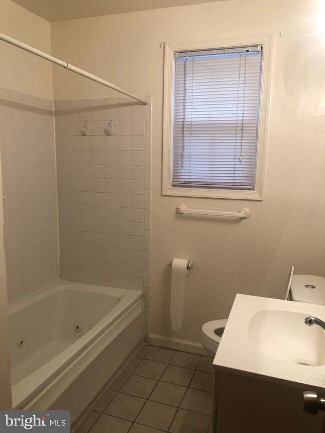 6211 Joyce Dr, Temple Hills, MD 20748 - photo 4