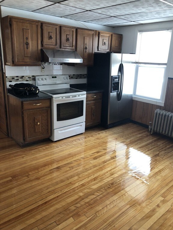 29 Bridgeport St unit 2, Worcester, MA 01604 - photo 6