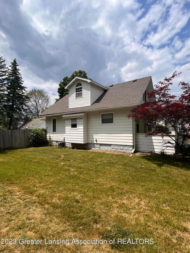 1973 Chestnut St, Holt, MI 48842 - photo 5