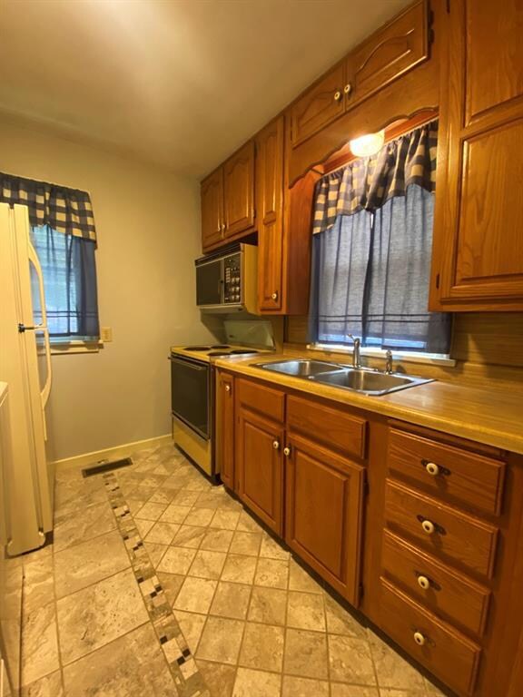 209 N 30th St, Parsons, KS 67357 - photo 7