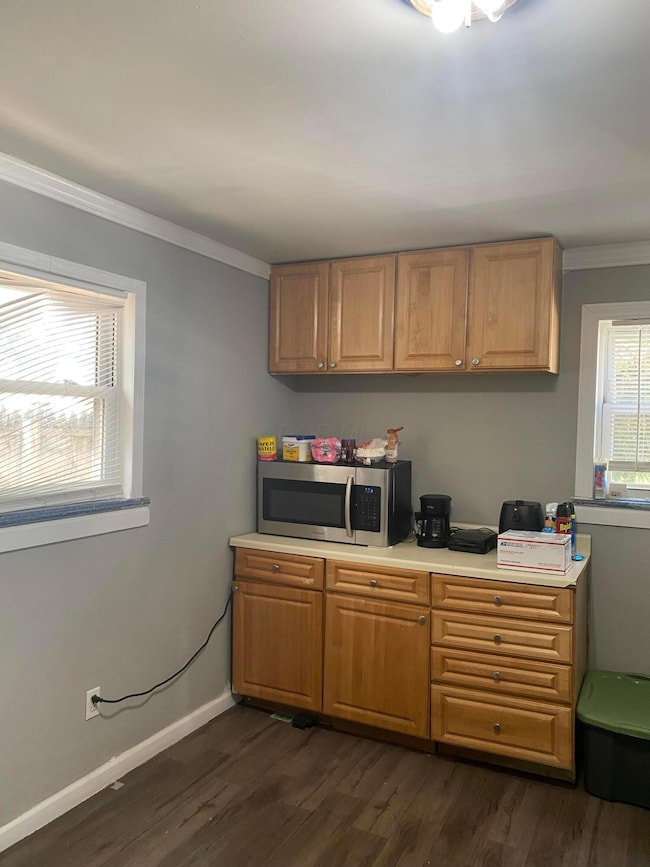 1561 E 4th Ave, Columbus, OH 43219 - photo 4